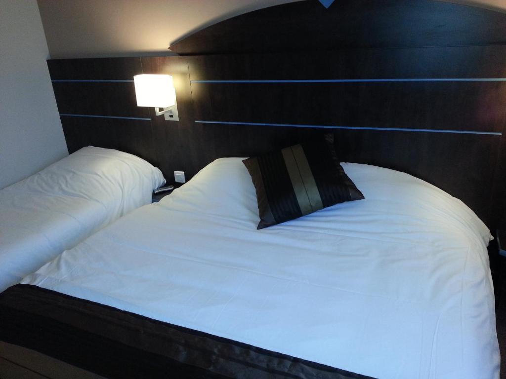 Hotel Akena City Caudry Zimmer foto